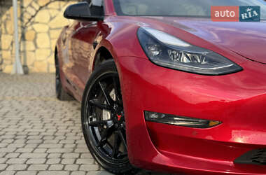 Седан Tesla Model 3 2021 в 