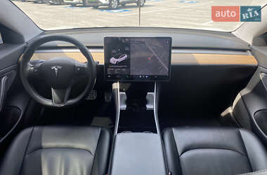 Седан Tesla Model 3 2017 в 