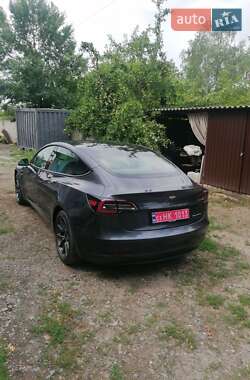 Седан Tesla Model 3 2021 в 