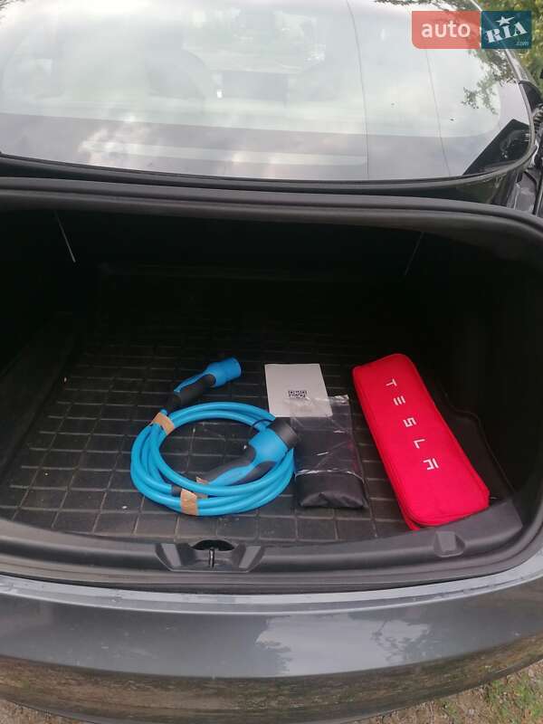 Седан Tesla Model 3 2021 в Харькове