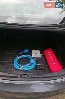 Седан Tesla Model 3 2021 в 