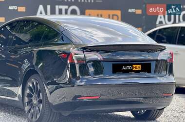 Седан Tesla Model 3 2023 в 