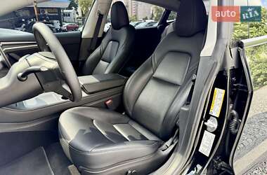 Седан Tesla Model 3 2023 в 