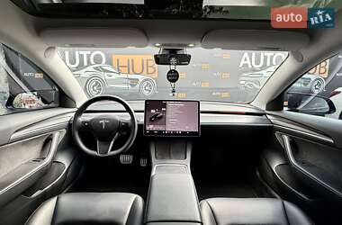 Седан Tesla Model 3 2023 в 