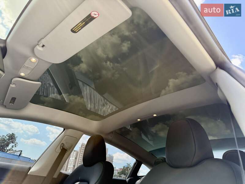 Седан Tesla Model 3 2023 в Харькове