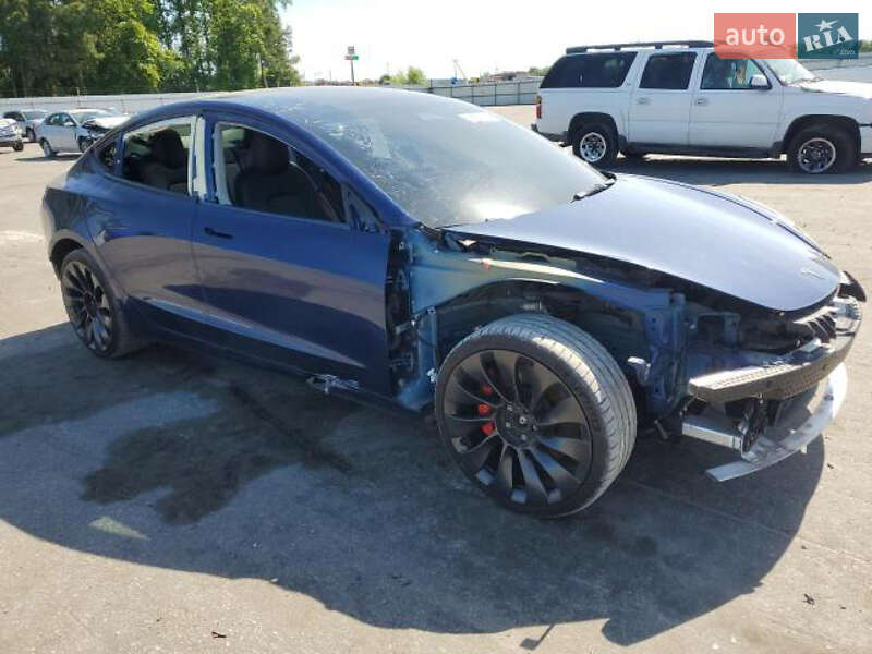 Седан Tesla Model 3 2022 в Киеве