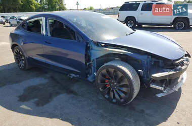 Седан Tesla Model 3 2022 в 