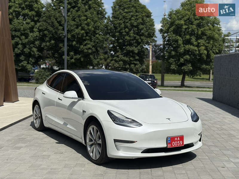 Tesla Model 3 2020