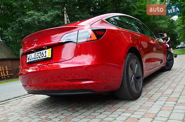 Седан Tesla Model 3 2020 в 