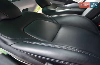 Седан Tesla Model 3 2020 в 