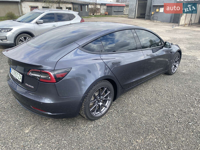 Седан Tesla Model 3 2018 в Києві