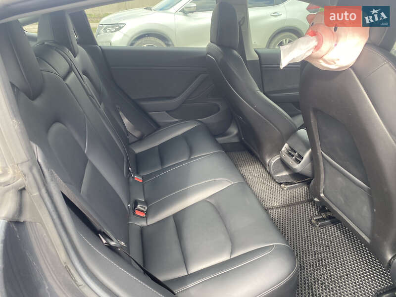 Седан Tesla Model 3 2018 в Києві