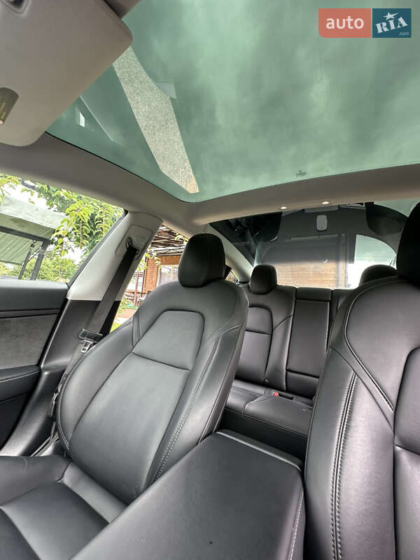 Седан Tesla Model 3 2020 в Киеве