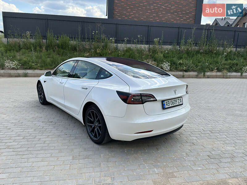Седан Tesla Model 3 2019 в Виннице