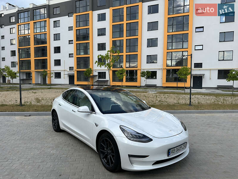 Седан Tesla Model 3 2019 в Виннице