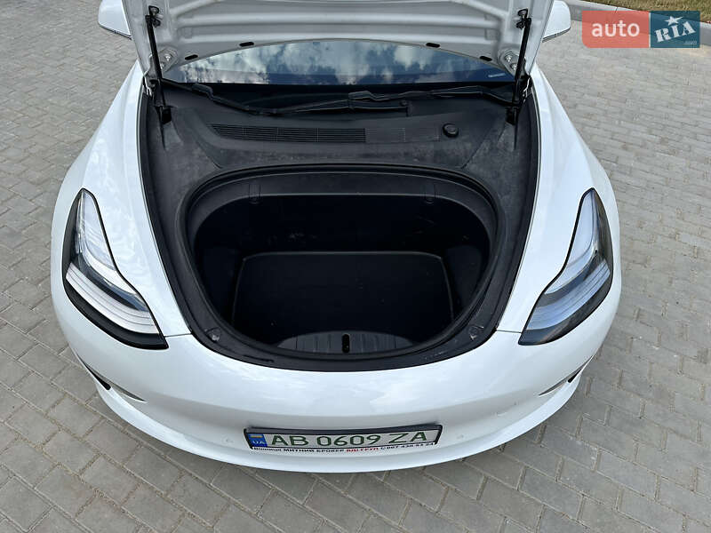 Седан Tesla Model 3 2019 в Виннице
