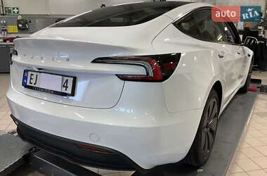 Седан Tesla Model 3 2024 в 