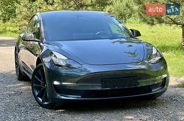 Седан Tesla Model 3 2020 в 