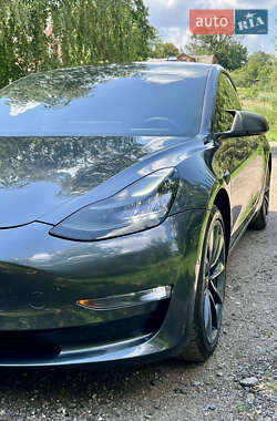 Седан Tesla Model 3 2020 в 