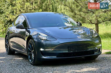 Седан Tesla Model 3 2020 в 