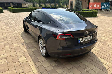 Седан Tesla Model 3 2019 в 