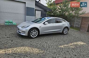 Седан Tesla Model 3 2018 в Львові