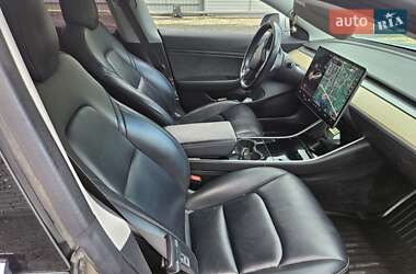 Седан Tesla Model 3 2018 в Львові