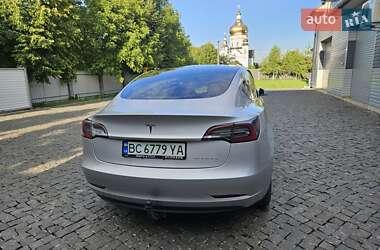 Седан Tesla Model 3 2018 в Львове