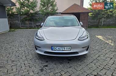 Седан Tesla Model 3 2018 в Львові
