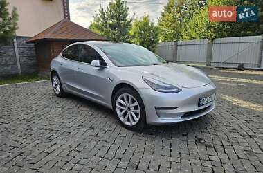 Седан Tesla Model 3 2018 в Львові