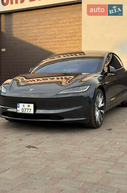 Седан Tesla Model 3 2024 в Житомире