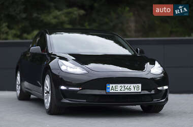 Седан Tesla Model 3 2021 в Киеве