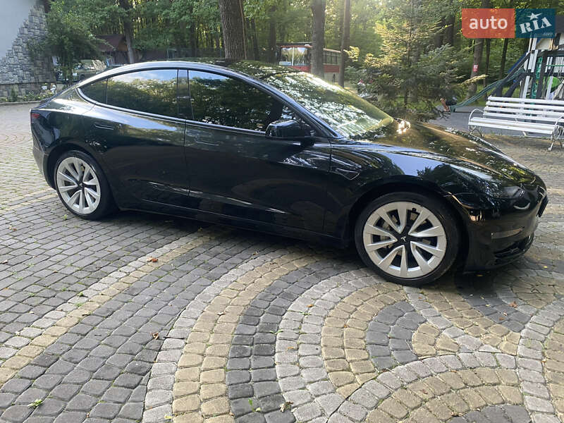Седан Tesla Model 3 2022 в Богородчанах