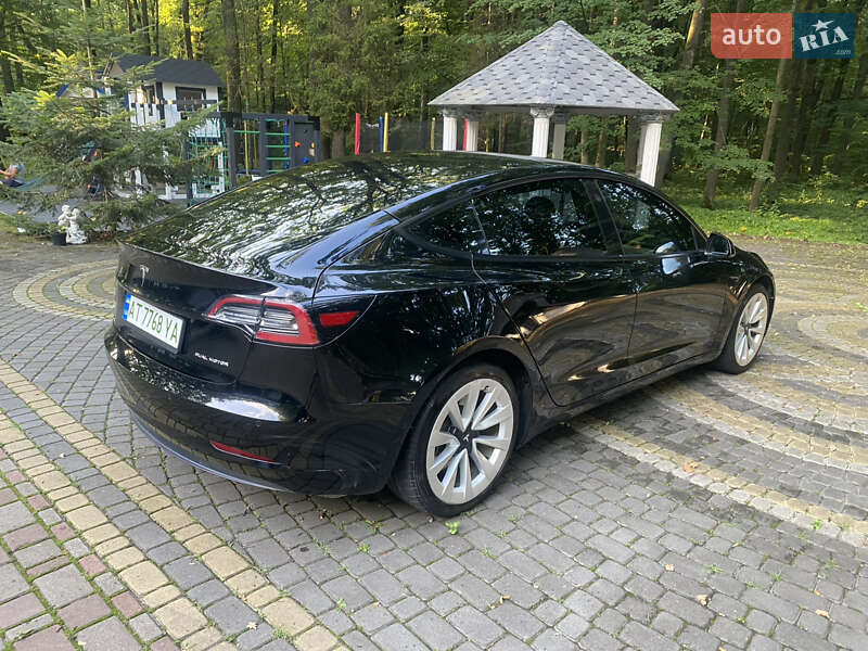 Седан Tesla Model 3 2022 в Богородчанах