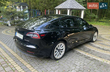 Седан Tesla Model 3 2022 в 