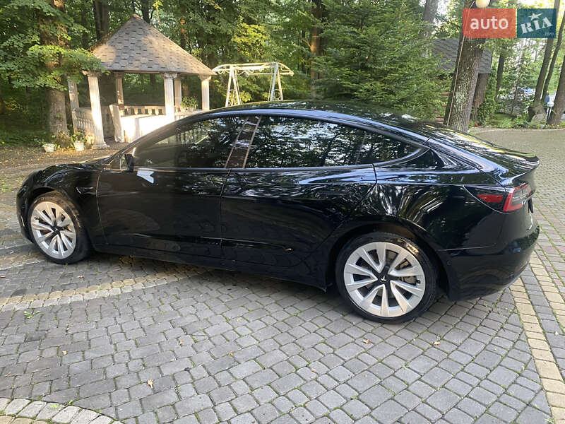 Седан Tesla Model 3 2022 в Богородчанах
