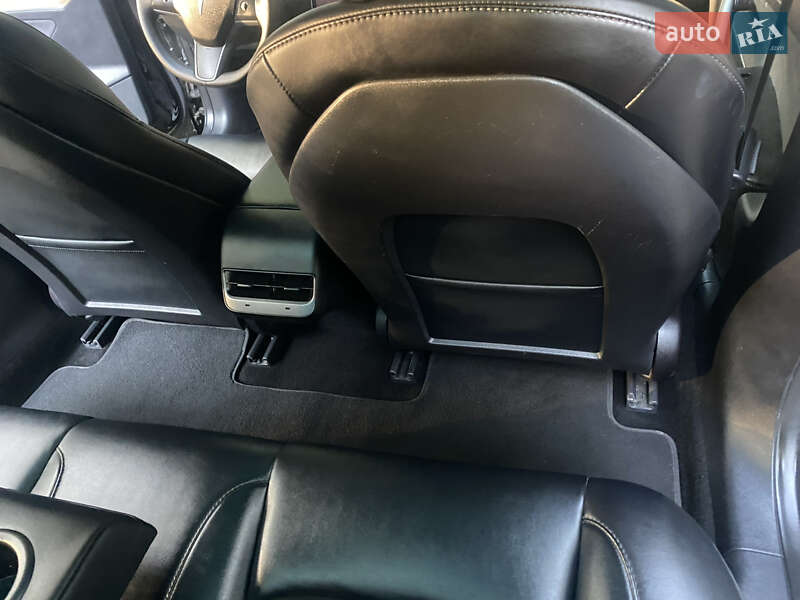 Седан Tesla Model 3 2022 в Богородчанах