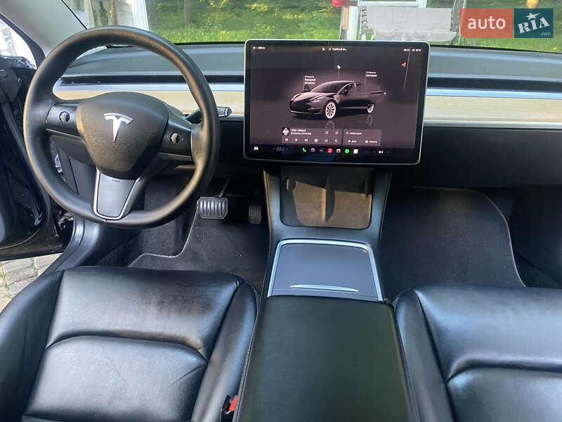 Седан Tesla Model 3 2022 в Богородчанах