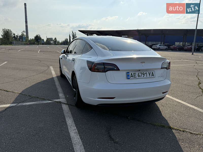 Седан Tesla Model 3 2023 в Кривому Розі