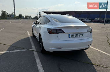 Седан Tesla Model 3 2023 в 
