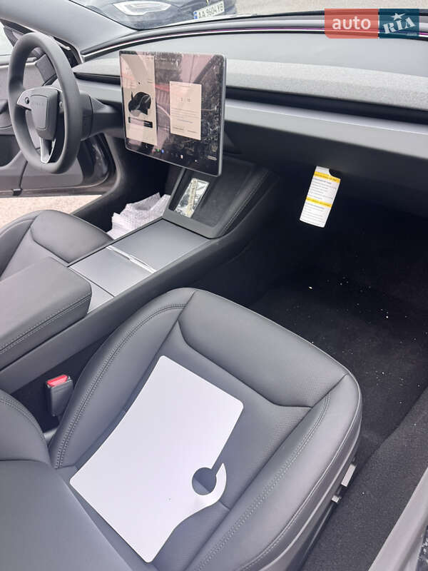 Седан Tesla Model 3 2024 в Киеве