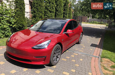 Седан Tesla Model 3 2017 в Львові
