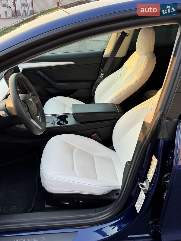 Седан Tesla Model 3 2021 в Кривом Роге