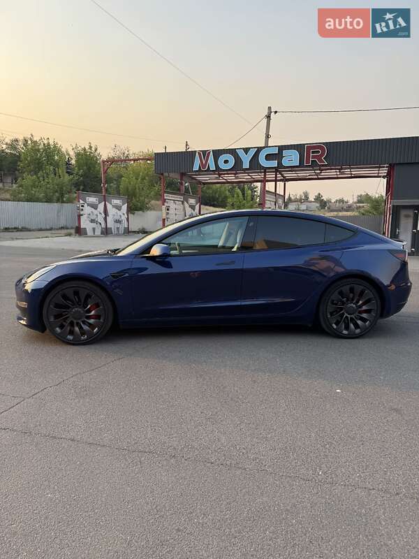 Седан Tesla Model 3 2021 в Кривом Роге