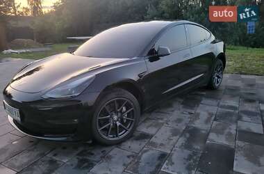 Седан Tesla Model 3 2021 в Луцке