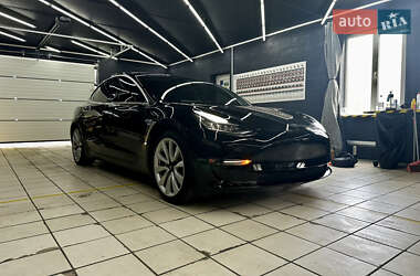 Седан Tesla Model 3 2019 в 