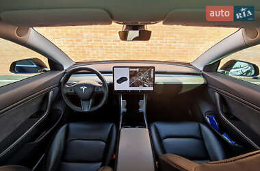 Седан Tesla Model 3 2019 в 