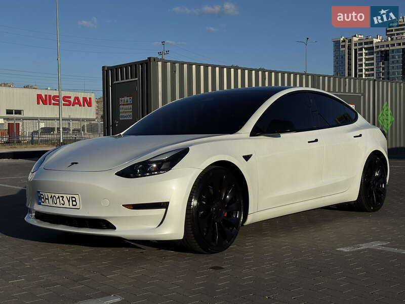Седан Tesla Model 3 2021 в Одессе