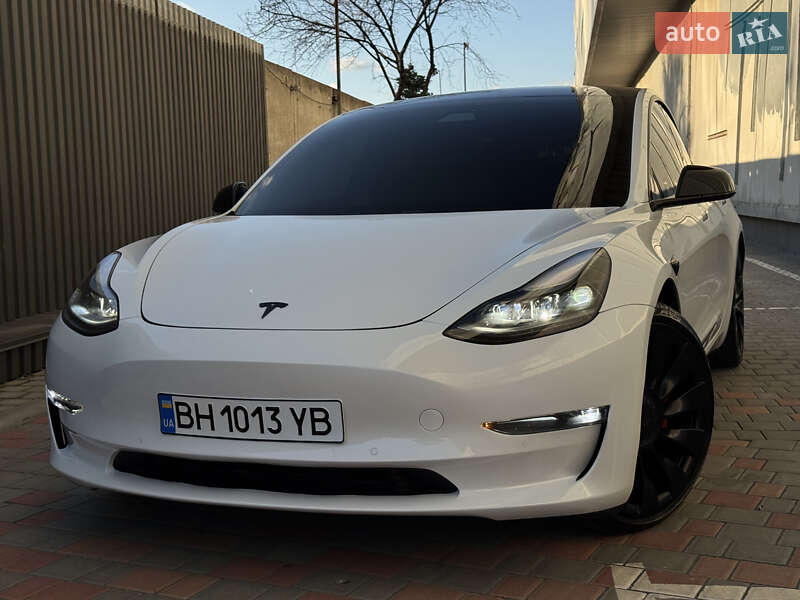 Седан Tesla Model 3 2021 в Одессе