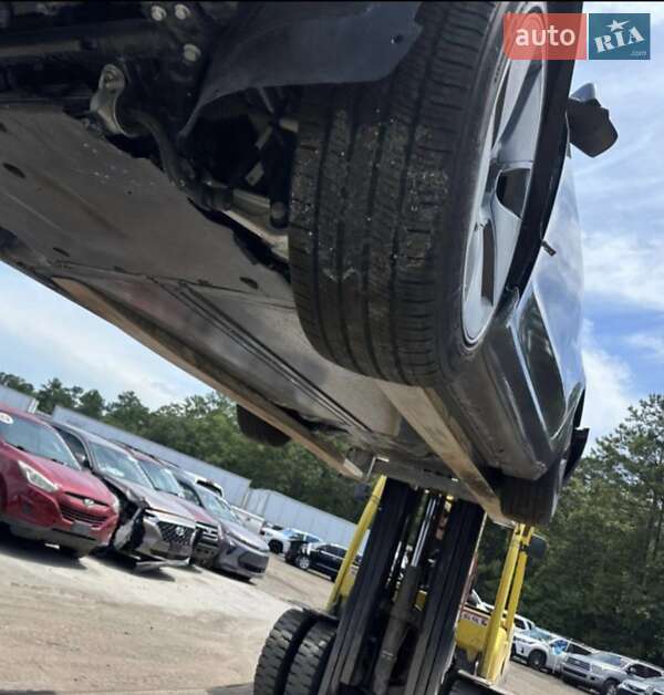 Седан Tesla Model 3 2023 в Киеве